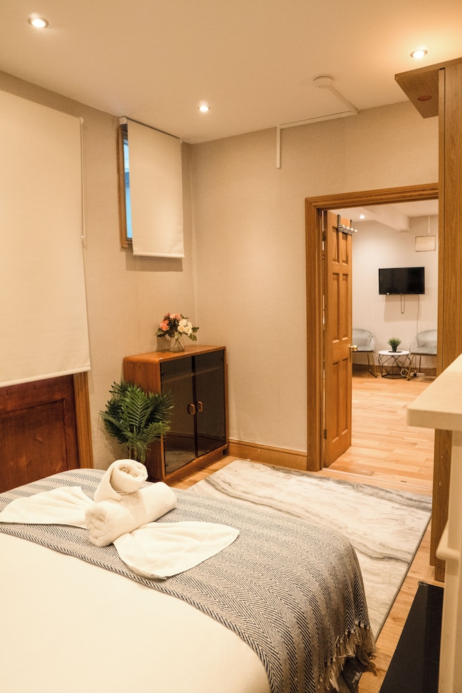Imperial Earls Court Apartments