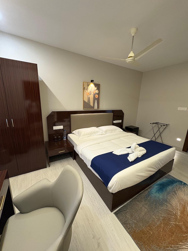 Kanak Residency Kuthuparamba
