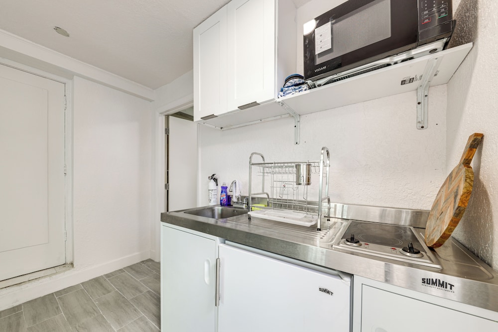 2 Mi to Hard Rock Stadium: Studio in Miami Gardens