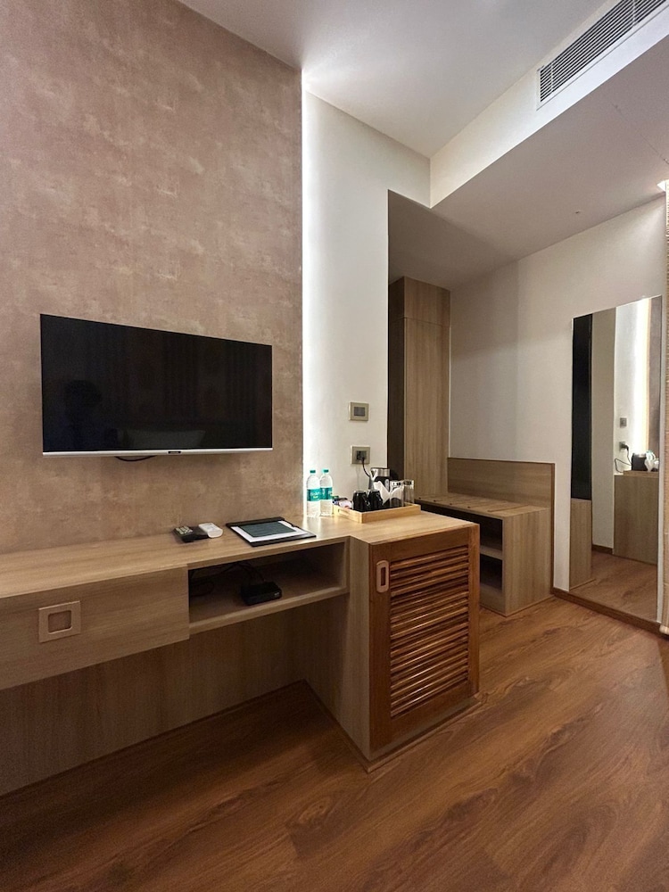 FERNWOOD HOTELS AND RESORTS