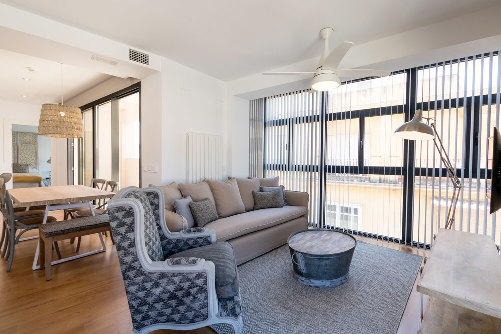 Chezmoihomes Plaza Nueva Premium