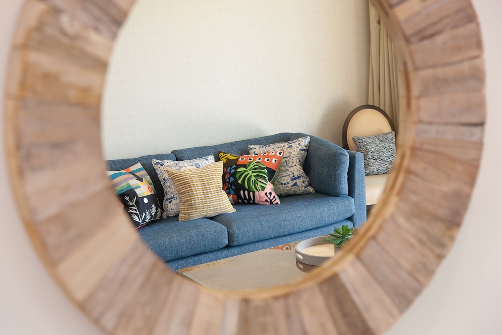 Peninsula Apartment 2