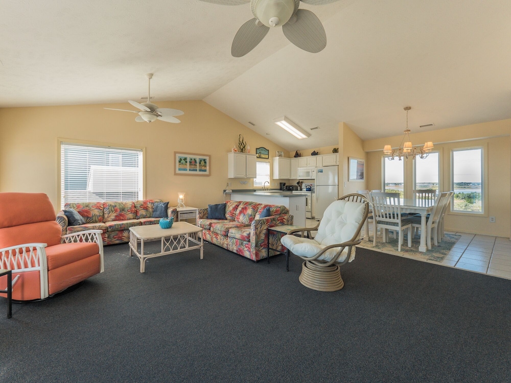 Twin Palms by Topsail Realty