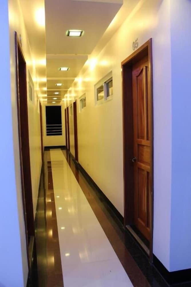 Citrine Tourist Travel Lodge