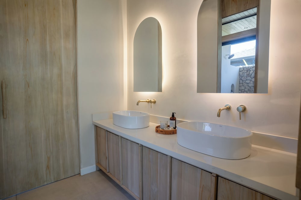 Casita Niaku by Wynwood House
