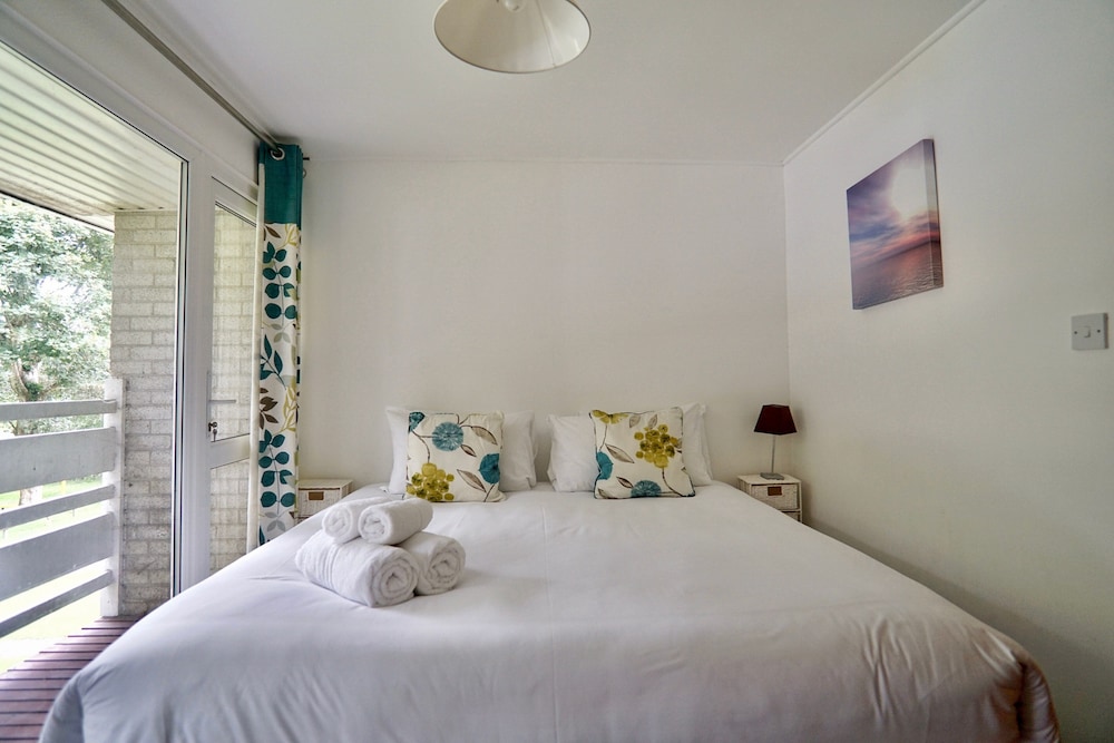 Special 2 Bedroom Home In White Cross