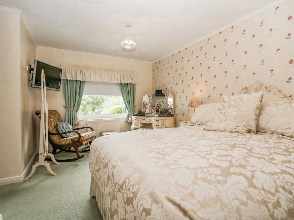Storrs Lodge