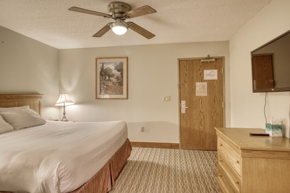 The Grand Lodge by Traverse Hospitality (No Resort Fees)