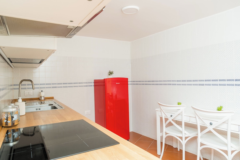 DIPINTO APARTMENTS
