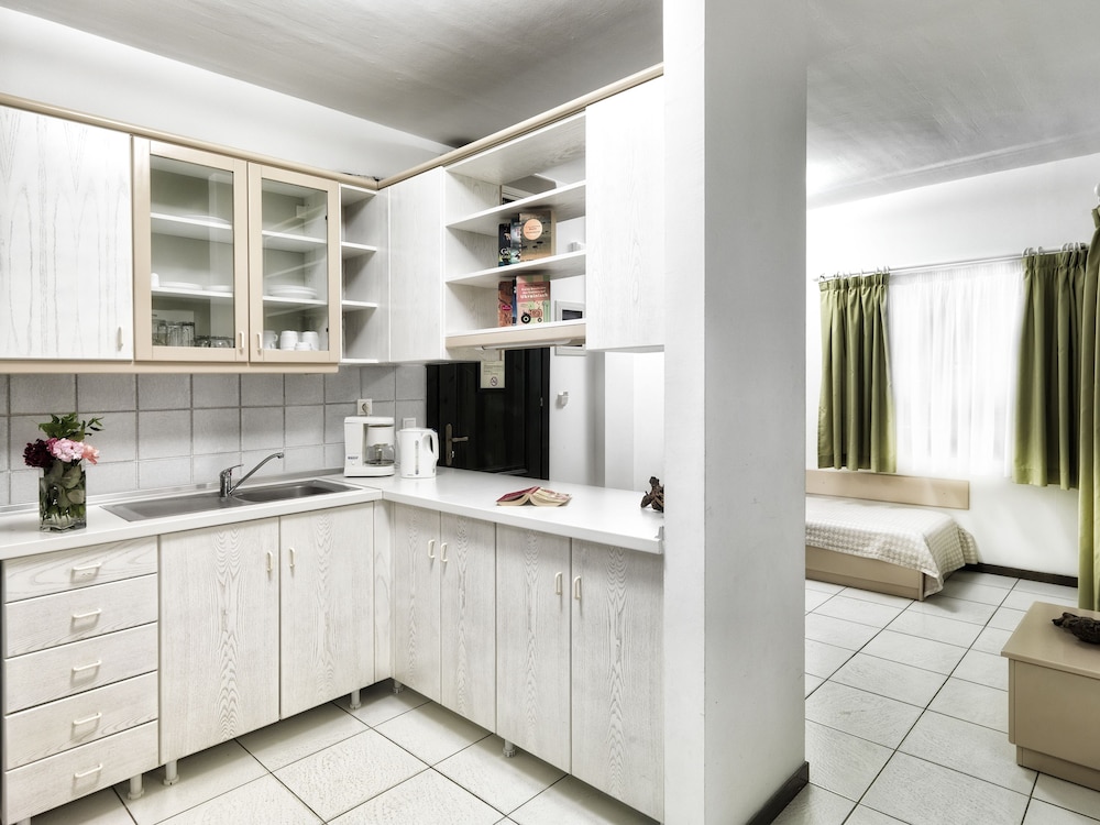 Elia Apartments