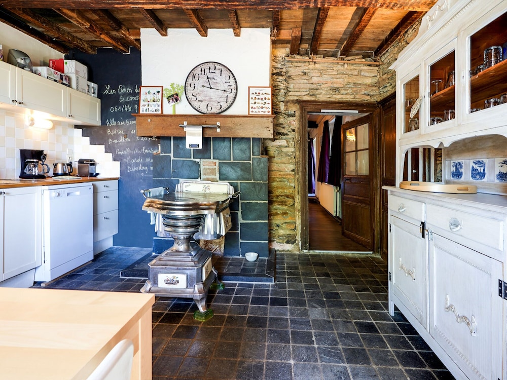 Cozy Holiday Home in Gros-fays With Terrace view 5