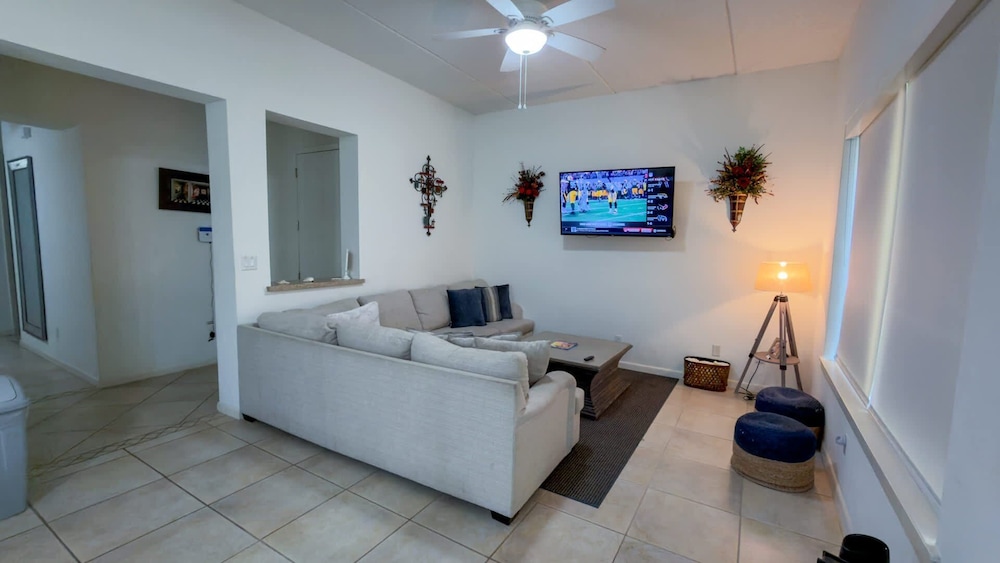 Channel Views Private Boat Slip Pool & Patio 3 Bedroom Apts
