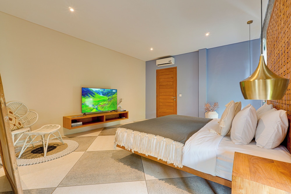 Stylish Canggu Apartment near Berawa Beach