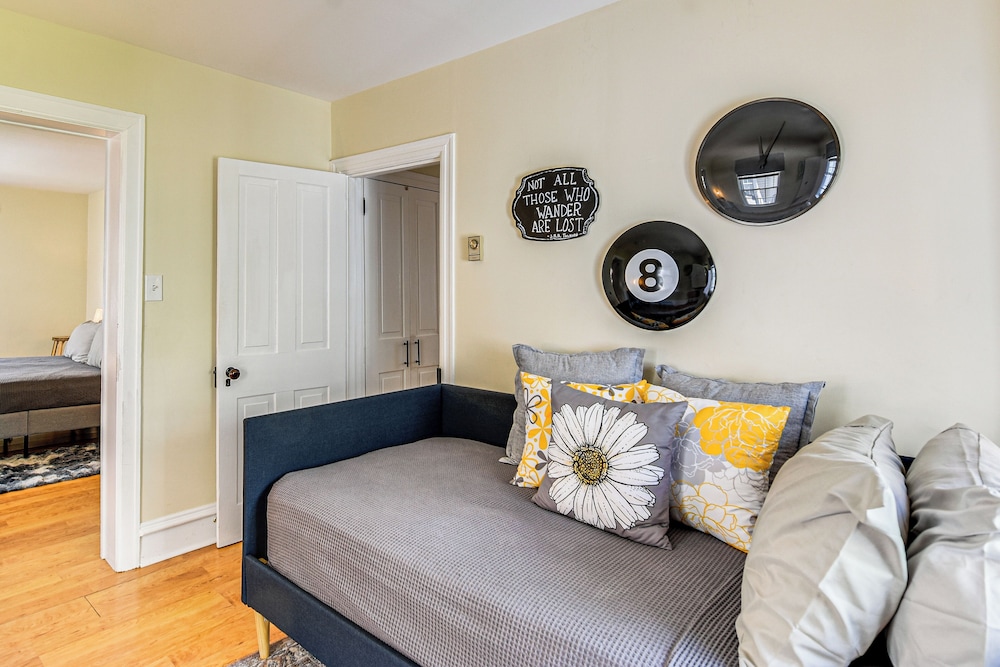 Near Nockamixon State Park: Telford Apt w/ Porch!