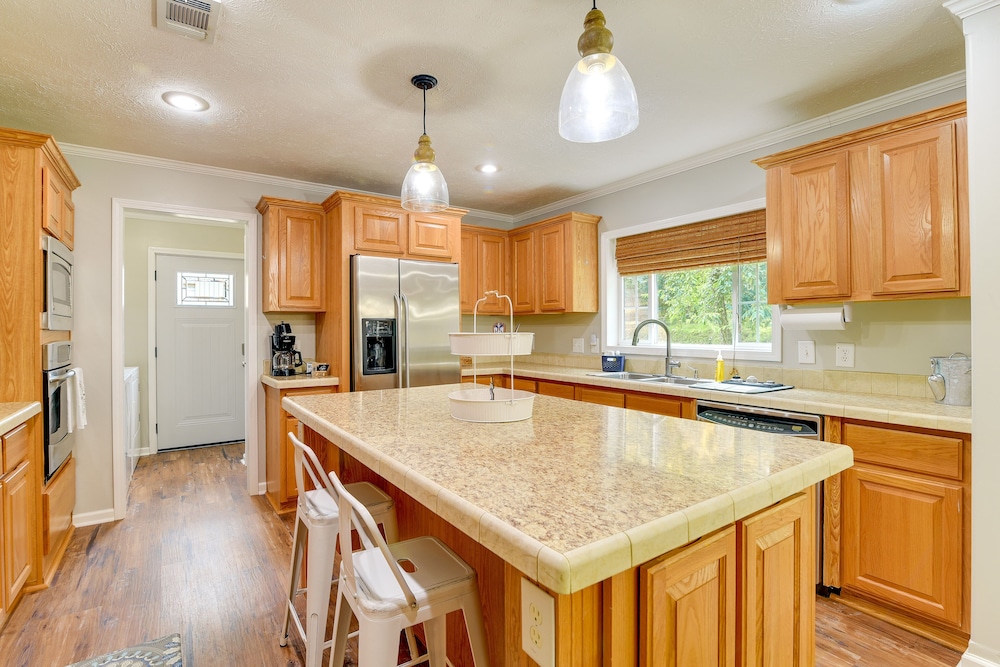 Benton Vacation Rental Near Kentucky Lake! view 2