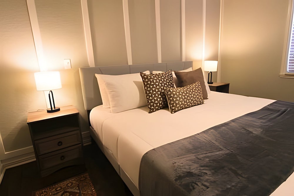 Modern 3BD Retreat 10 Guests Near Disney