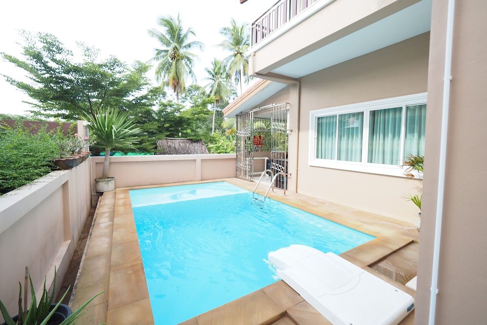 Lana Pool Villa