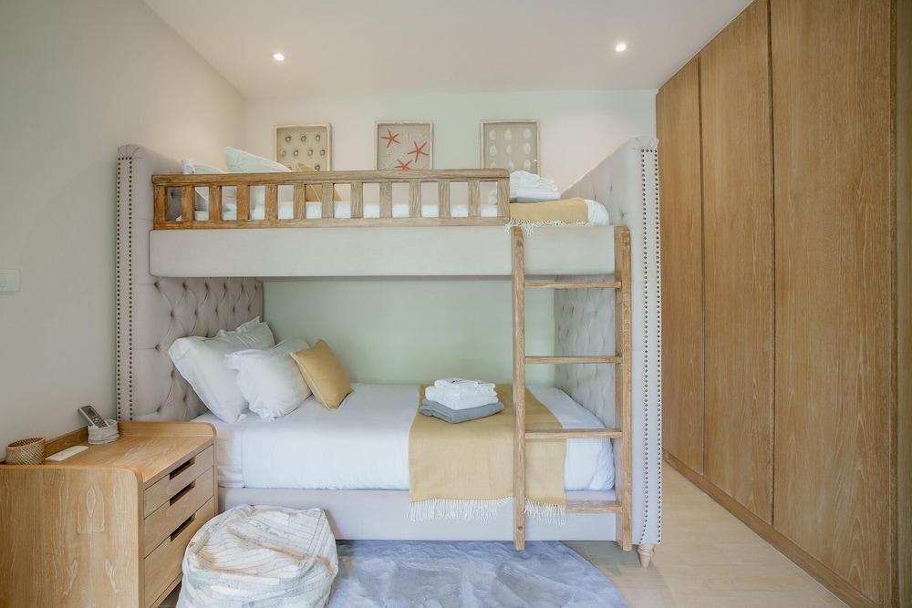 Stylish 3BR Pool Villa, Bang Tao + Airport Shuttle