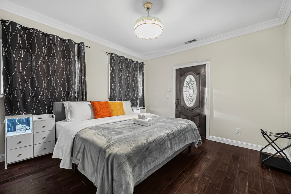 Stunning Roman Design 7bed5bath in Heart San Jose