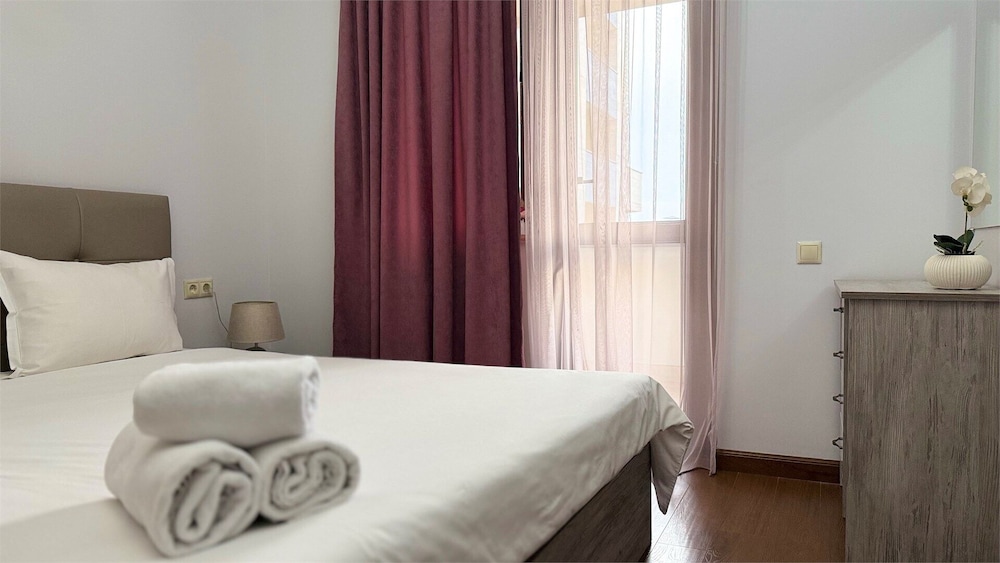 1-Bedroom apt with Balcony by Sweet Home