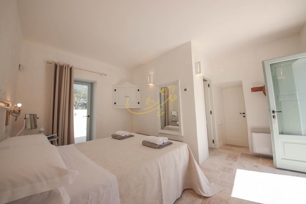 TD Marl Luxury Trulli Experience w Stunning Pool
