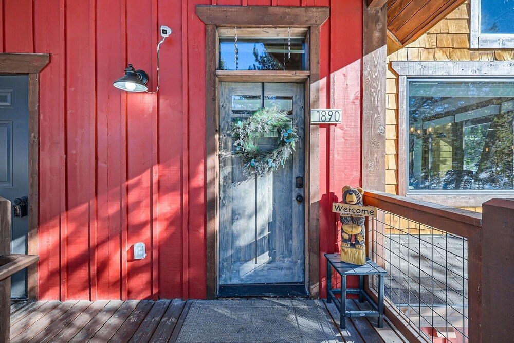 1890 The Seasons 3 Bedroom Townhouse