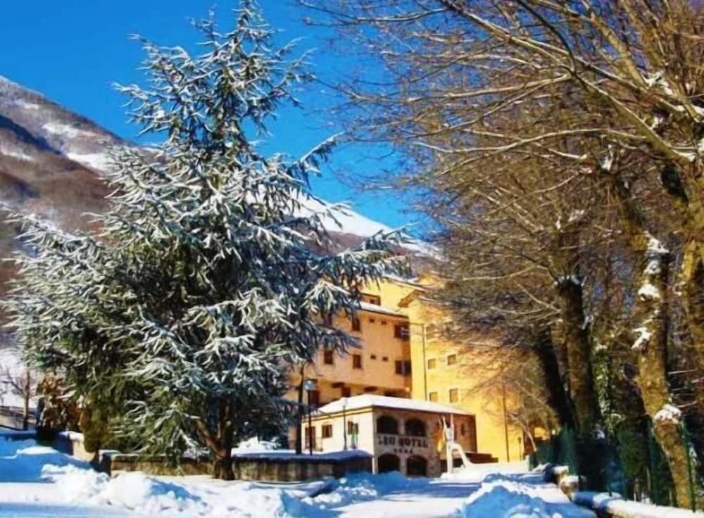 Leo Hotel