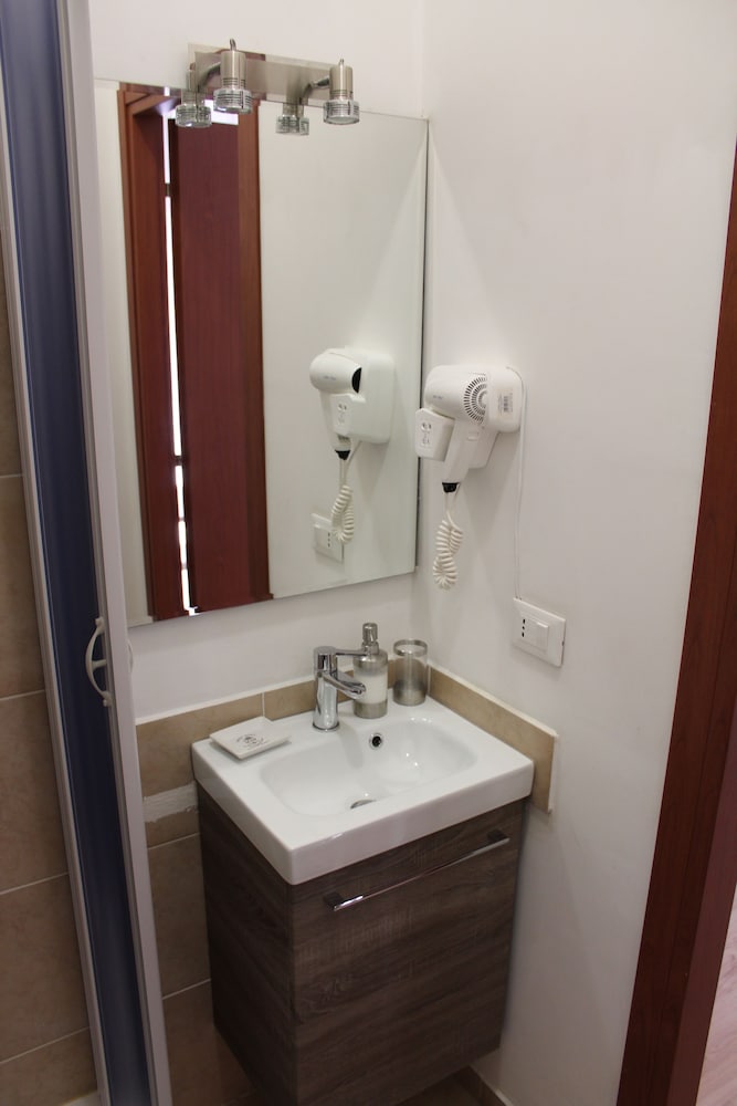 Damiani & Sister Guest House
