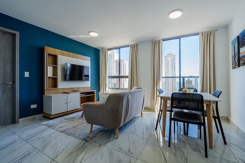 w Comfy 1BR w Great View in Calle 50