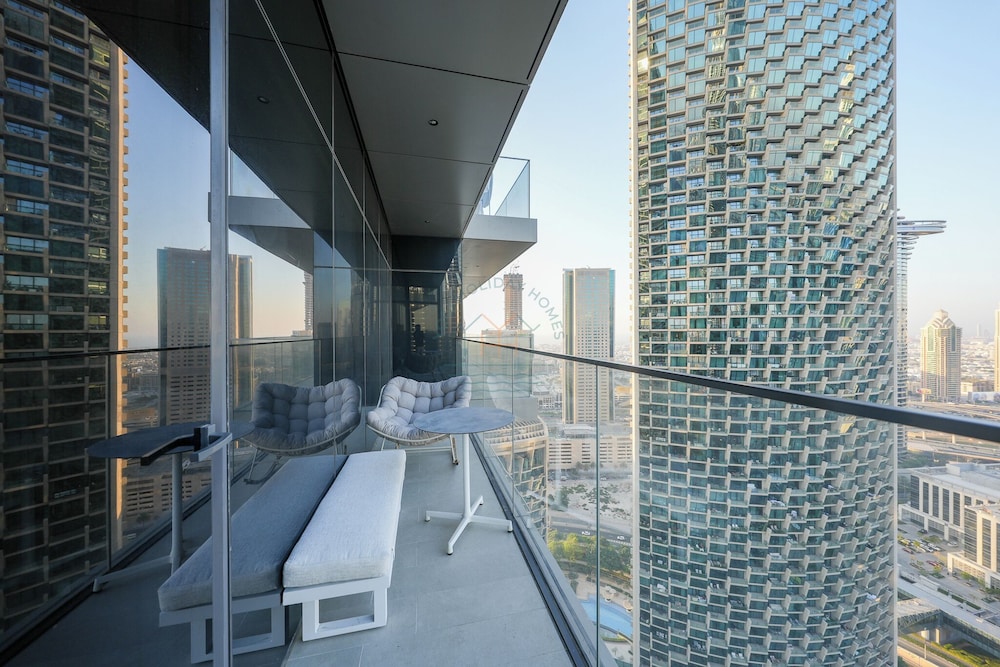 Skyline Bliss- Luxury Burj Khalifa Views