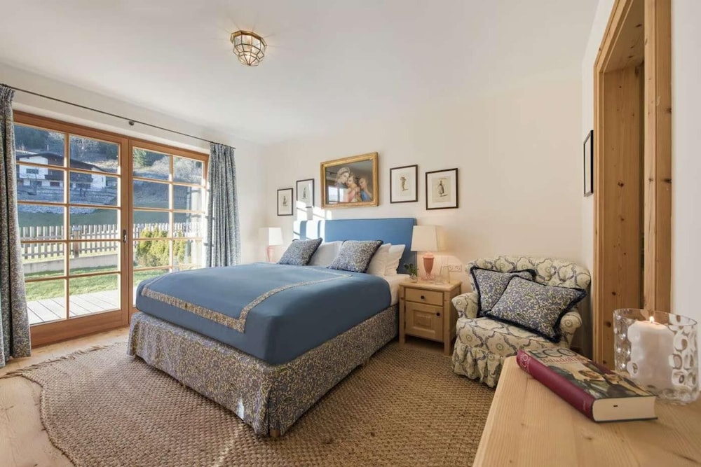 Alpine Bliss Retreat in Sankt Anton