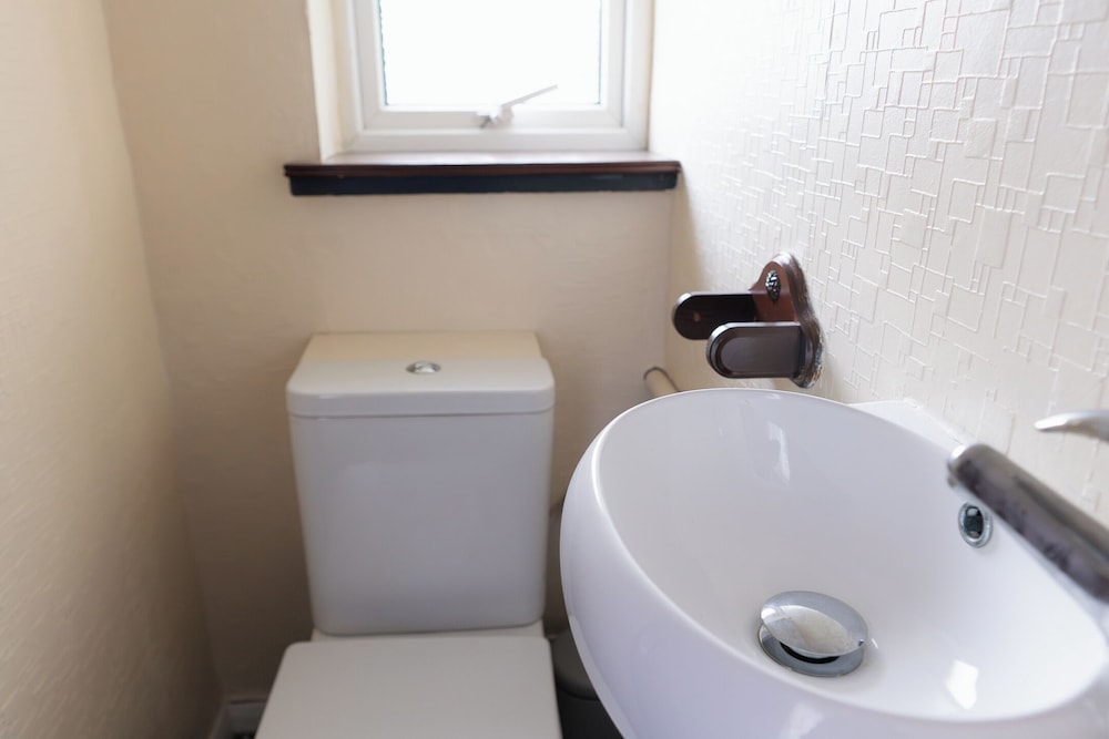 3-bed House - Sleeps 7, Parking & Views
