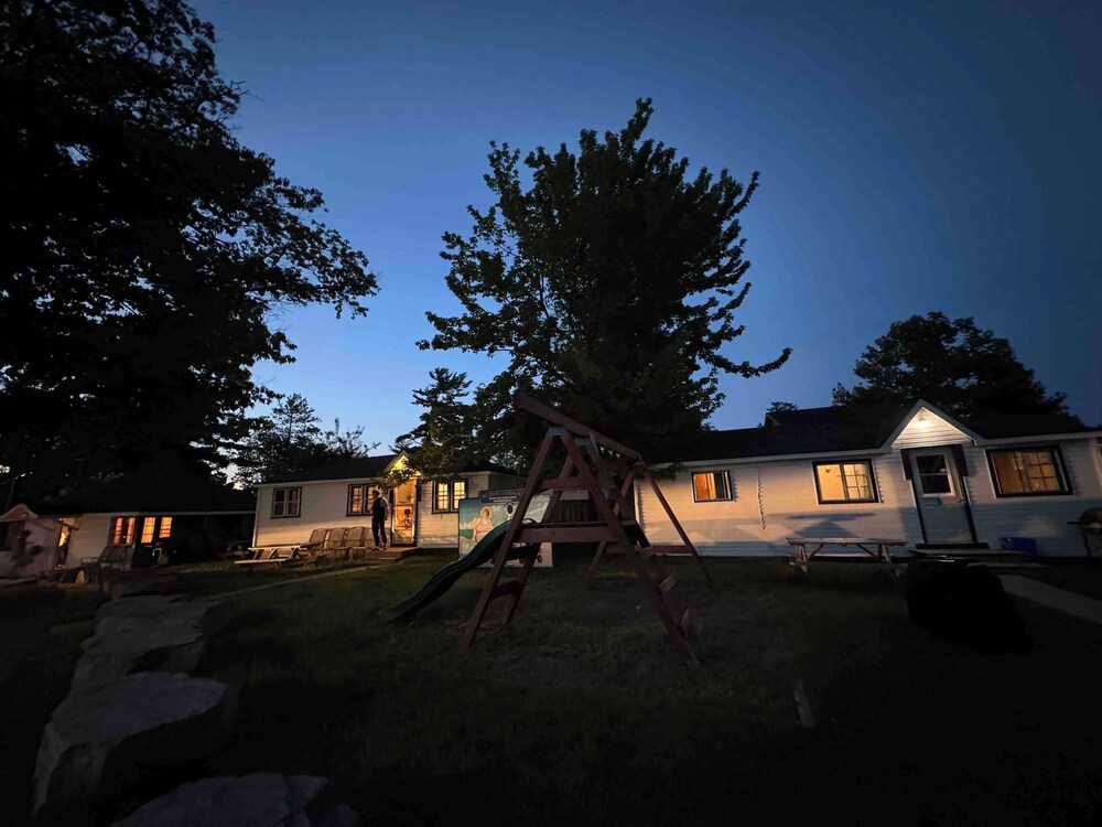 Alton Lodges
