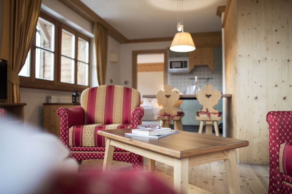 Post Alpina - Family Mountain Chalets
