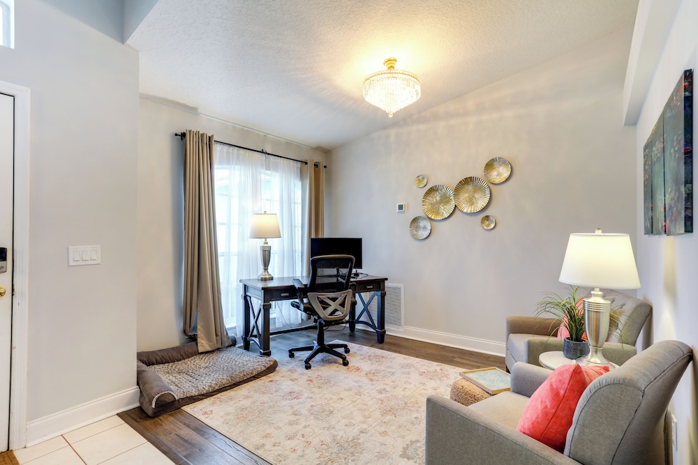Inviting Jensen Beach Home w/ Screened-in Patio!