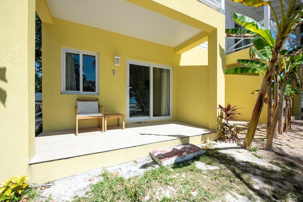 Laughing Bird Studio #7 - Brand New Stylish Apartment, Pool, Bea 1 Bedroom Condo, photo 34