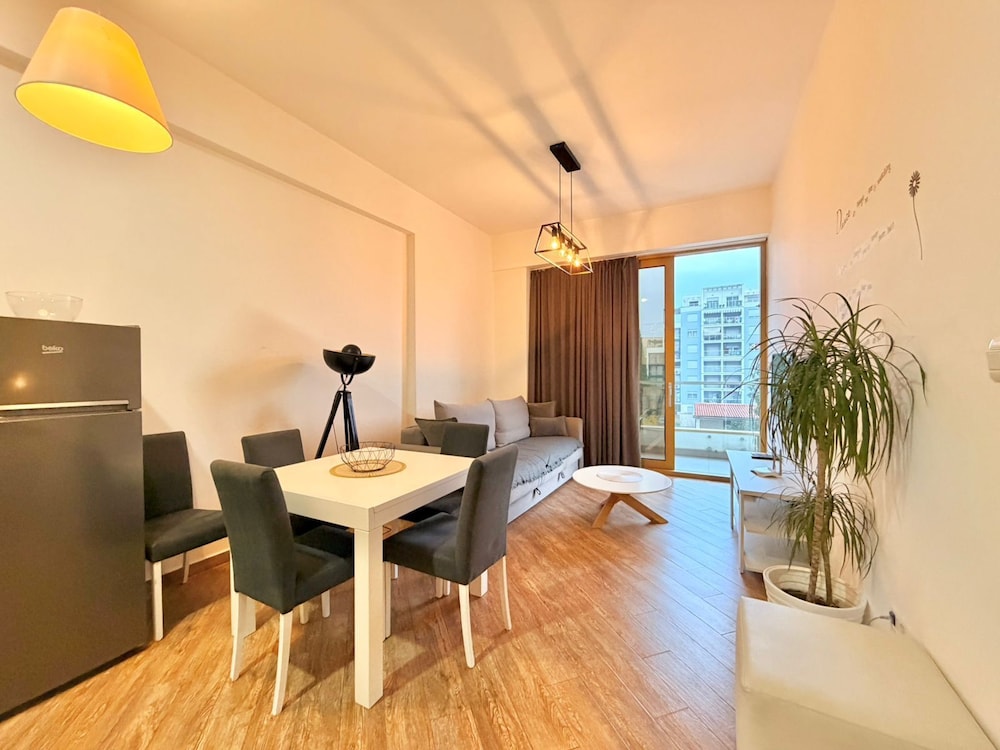 Orange Central Suites