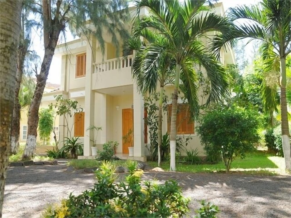 River Ray Estates