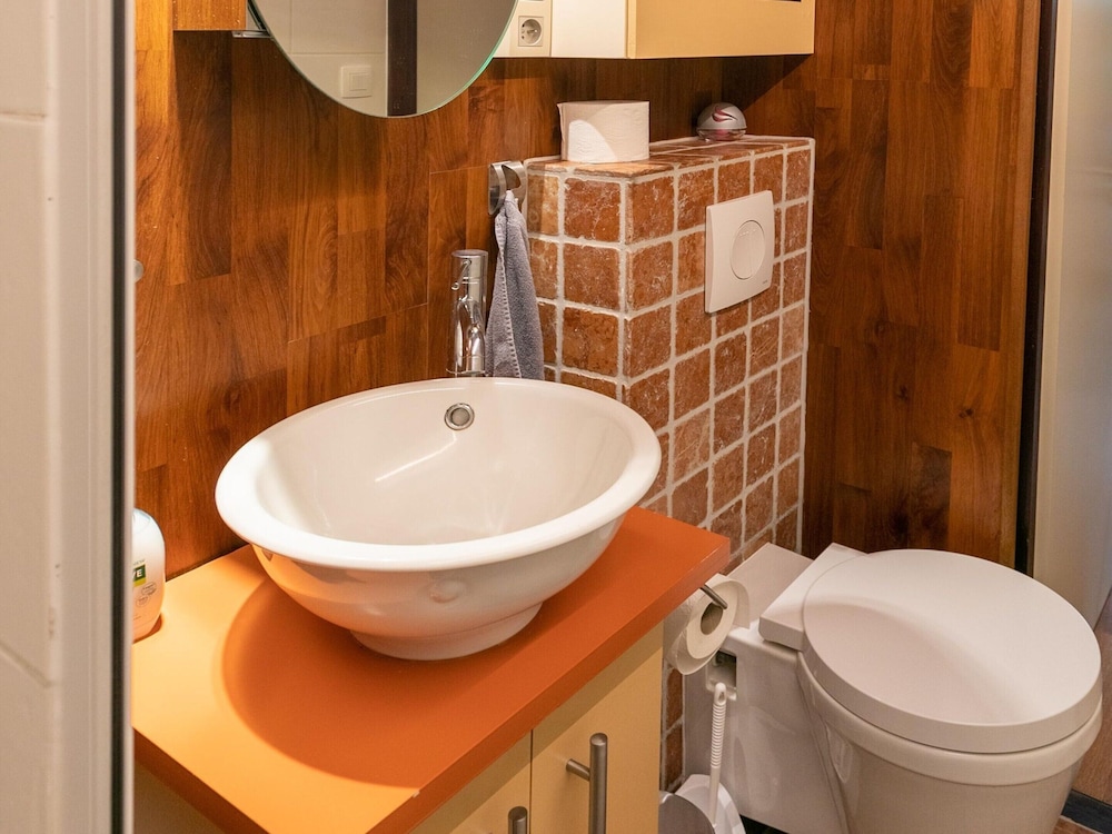 Lanaken Luxe Garden Retreat