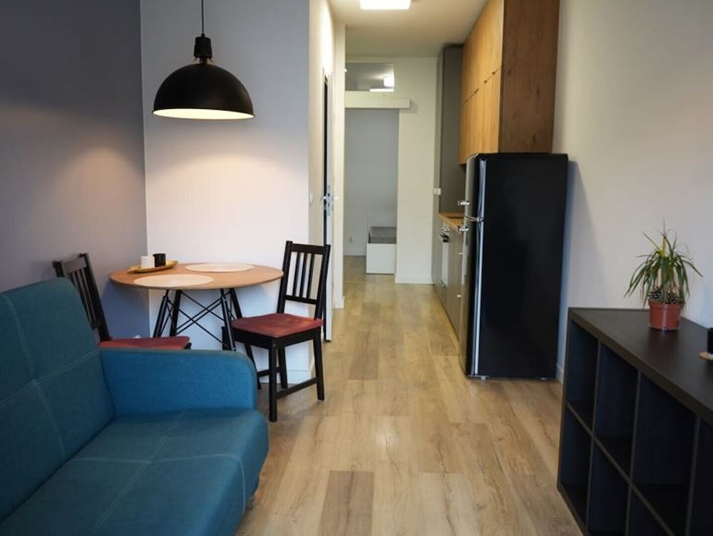 Adler Apartments