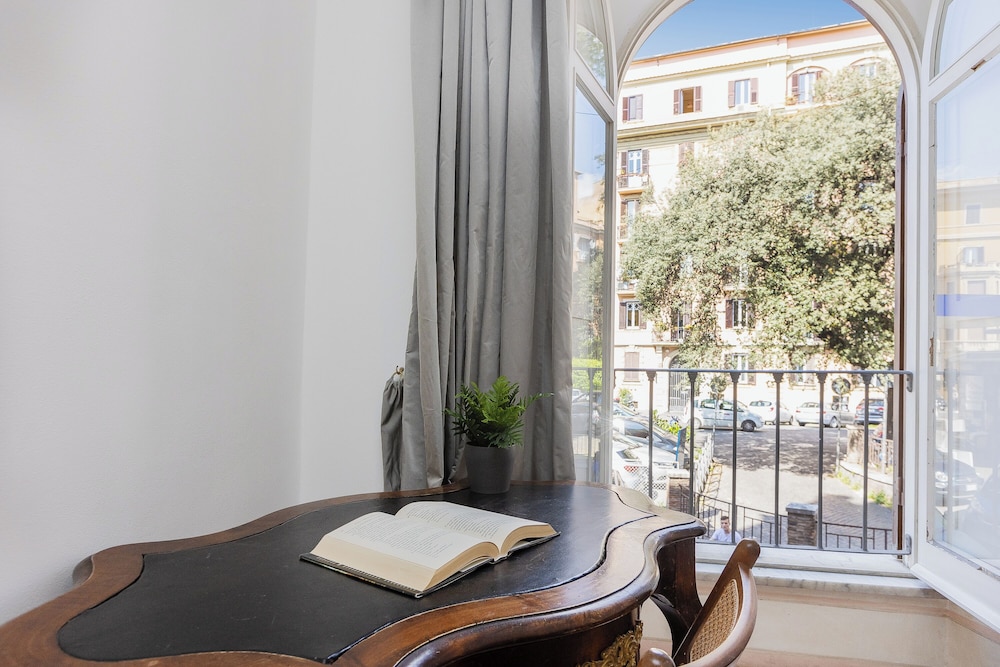 Angelico Apartment