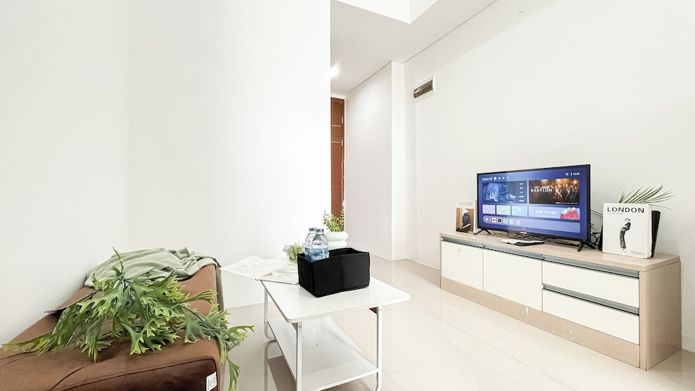 Simply Look 1Br At Vittoria Residence Apartment