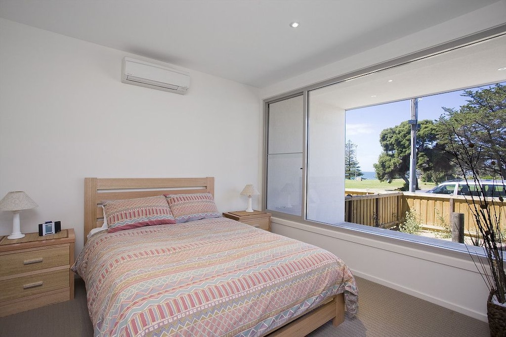 Two Bays Apartments