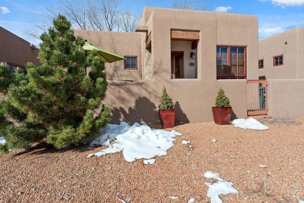 Villa Dos Niños - Explore Santa Fe, Walk Everywhere view 2
