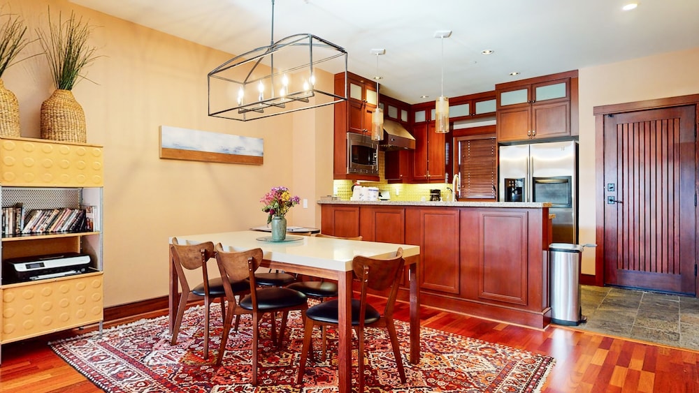 Juniper Crest #2 3 Bedroom Townhouse by RedAwning view 3
