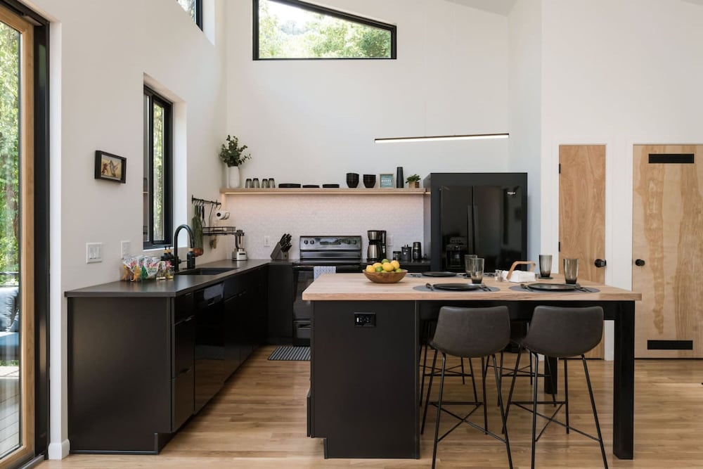 Two Modern Tiny Homes 4 Mile Drive to DT w Hot Tub Haus 50 43