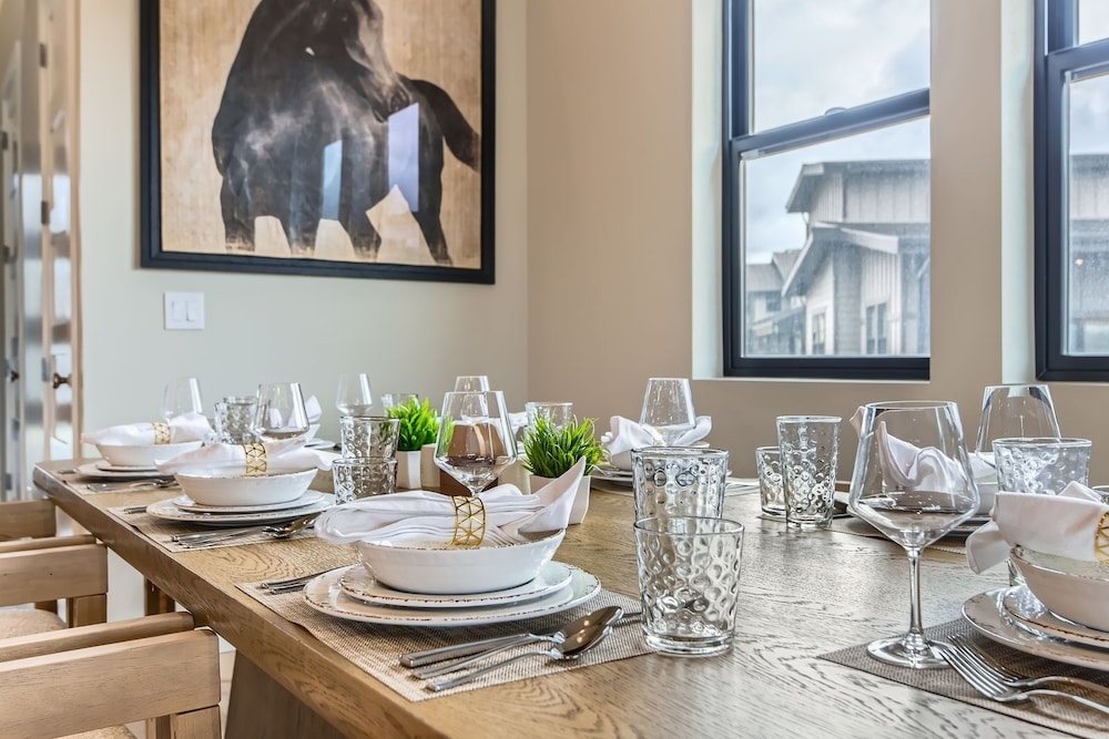 Deer Valley East Perfection On Vissen! 933 4 Bedroom Townhouse