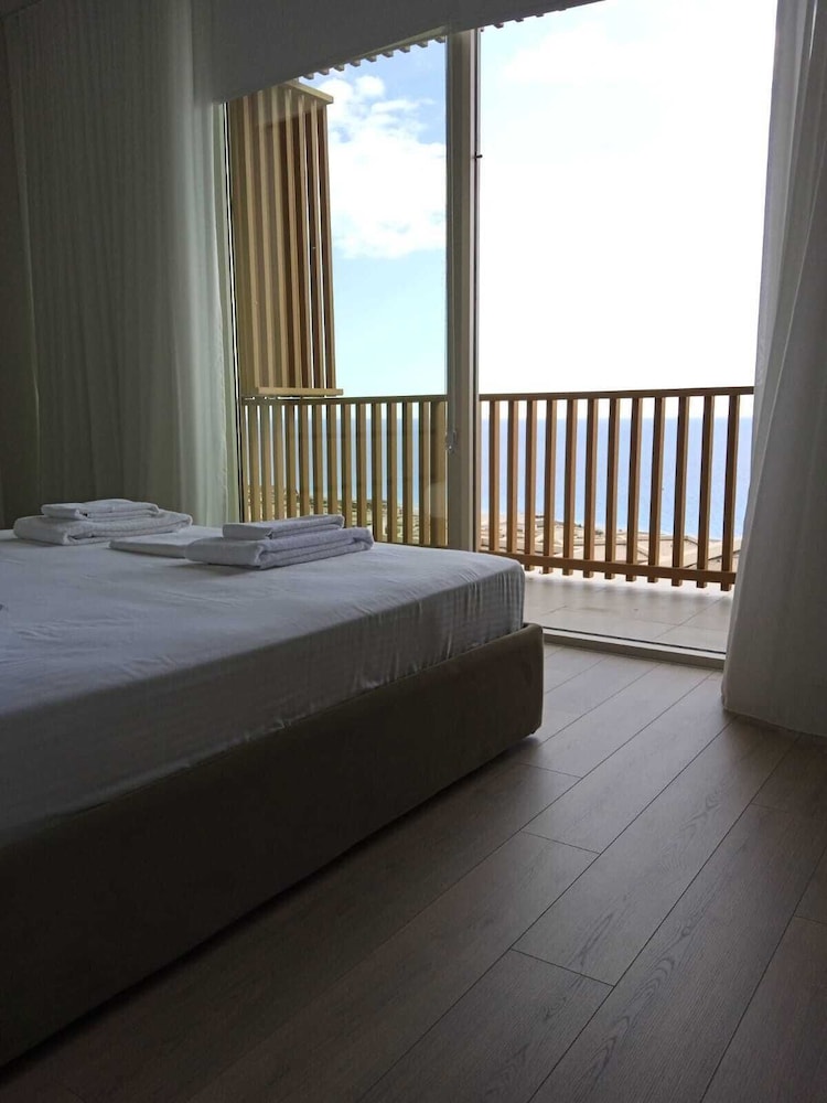 Whisky Green Coast Hotel & Apartments