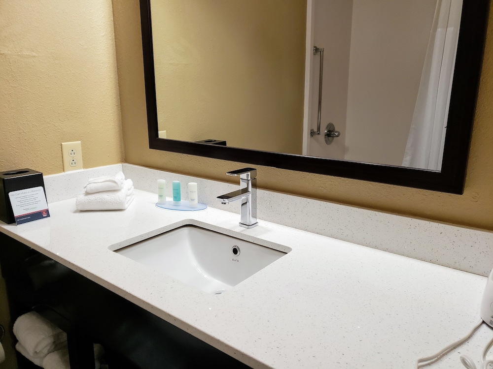 Lexington Vacations - Clarion Hotel Conference Center - North - Property Image 71