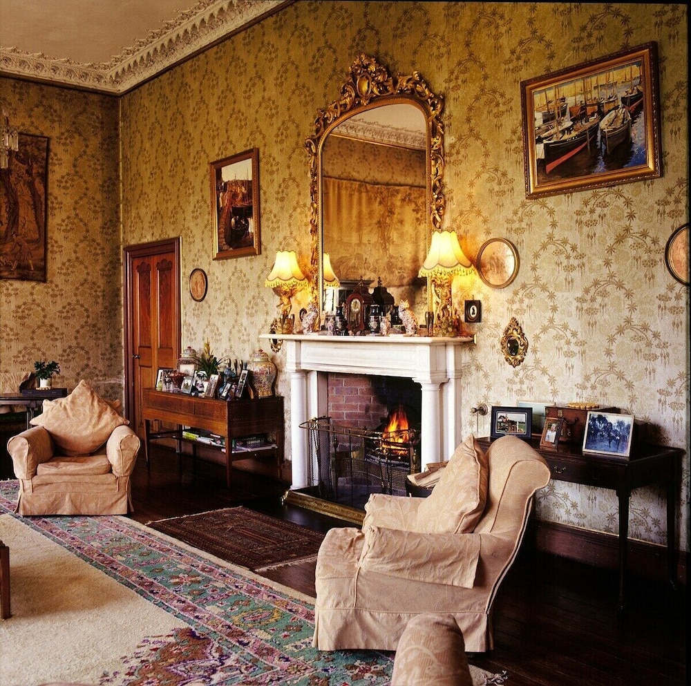 Lismacue House
